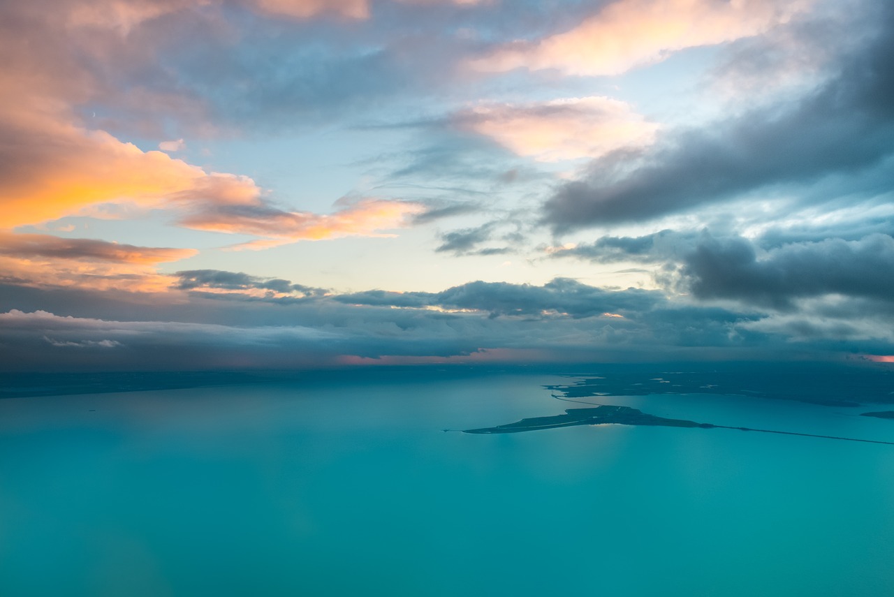 海水景观鱼缸设计图（海水鱼缸造景图片大全）