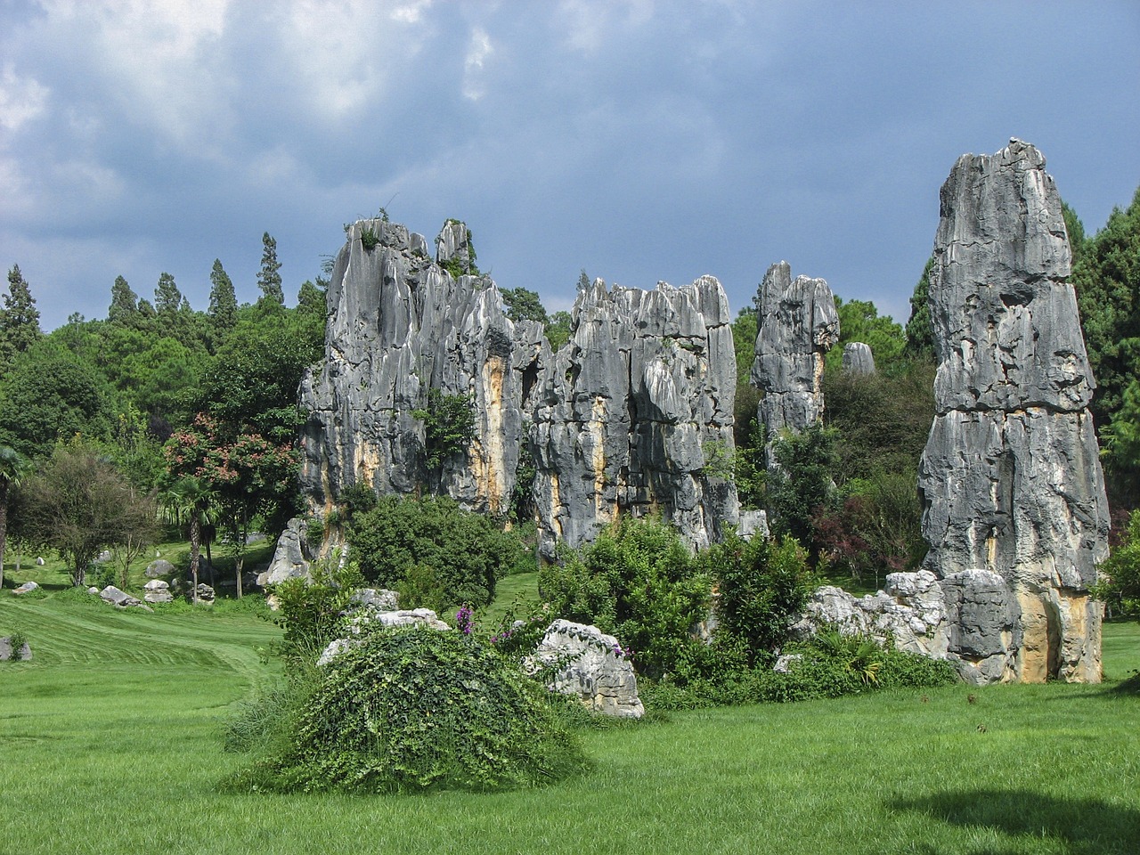 石林造景鱼缸图片大全大图欣赏（有没有什么地方风景比较好啊） 广州景观设计 第3张