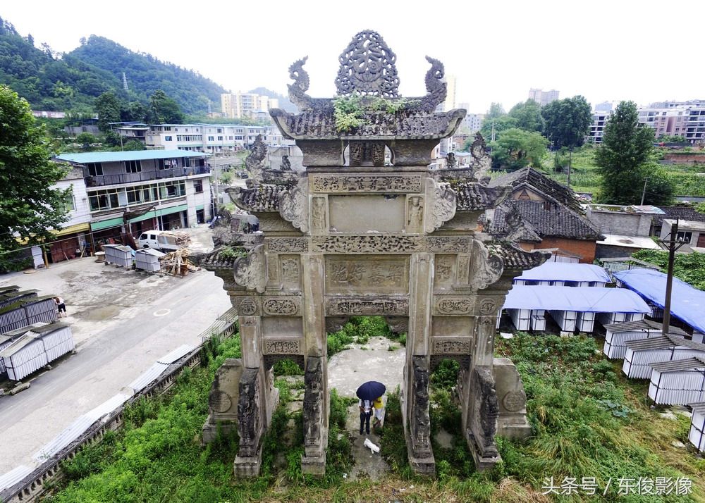 治疗龙鱼老三样是什么药：治疗龙鱼的老三样并不是特定的药物，而是指在鱼生病时采取的三种非药物治疗方法 龙鱼百科 第1张