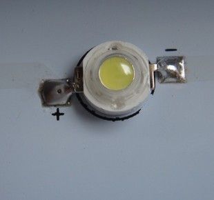 led鱼缸灯的插头配件：led鱼缸灯的插头配件包括各种类型的插头、开关和电源适配器 水族灯（鱼缸灯） 第3张