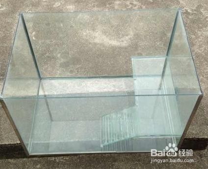 玻璃胶粘玻璃鱼缸牢固吗：玻璃胶的选择与价格