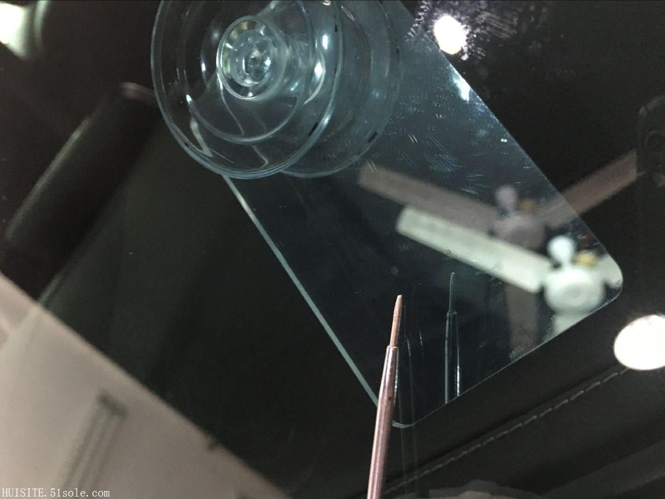 玻璃鱼缸外侧有小裂：如何处理玻璃鱼缸外侧的小裂纹 鱼缸 第1张