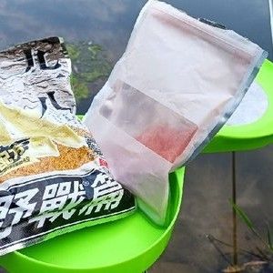 钓龙鱼用什么饵料最好：钓龙鱼用什么饵料好