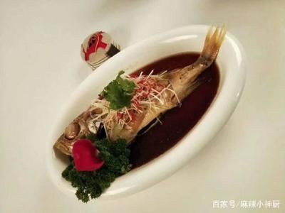红龙鱼哪里的好吃：星级大厨教你如何料理红龙鱼红龙鱼的烹饪方法一只75公分的红龙鱼