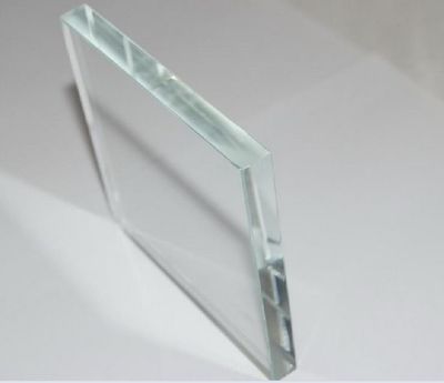 超白玻璃和普通玻璃鱼缸差别大吗：超白玻璃和普通玻璃鱼缸有什么区别？