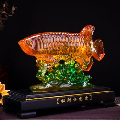 玉石金龙鱼摆件寓意和象征是什么：玉石金龙鱼摆件寓意丰富，其寓意丰富，