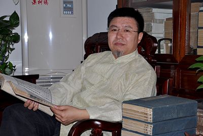 重庆徐鼎盛飞龙鱼的老板是谁：重庆徐鼎盛餐饮管理有限公司的创始人和董事长是徐小黎