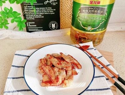 金龙鱼能吃鸡胸肉吗：金龙鱼可以吃鸡胸肉吗 龙鱼百科 第2张