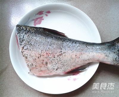 淡水狗头鱼鱼吃什么（淡水狗头鱼的饲养指南）