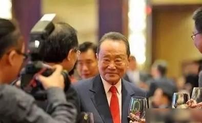 金龙鱼董事长郭鹤年的个人介绍，“糖王”郭鹤年的家庭教育 龙鱼百科 第1张