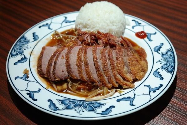 丹顶锦鲤的饮食结构解析，丹顶锦鲤的饮食结构 观赏鱼市场（混养鱼） 第5张