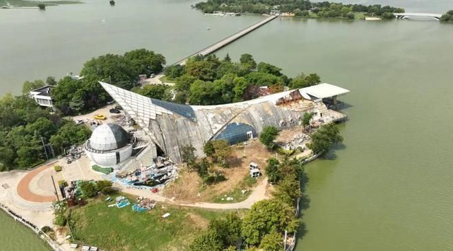 水族馆 效果图高清：水族馆效果图高清版