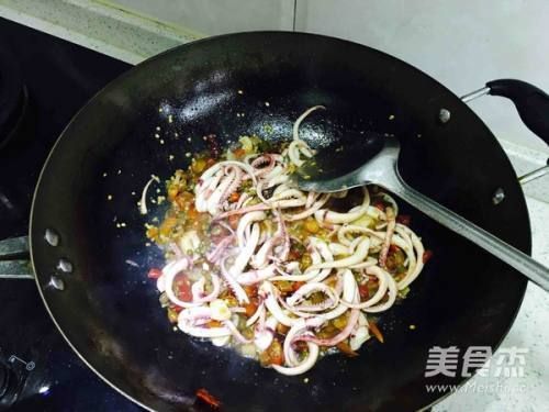 龙鱼须怎样做好吃视频教程：麻辣龙鱼须搭配什么蔬菜好吃麻辣龙鱼须的做法详解 龙鱼百科 第5张