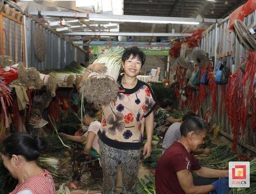 自贡龙鱼vs自贡水族批发市场vs自贡水族馆vs自贡鱼缸批发市场vs祥龙鱼场：自贡水族批发市场