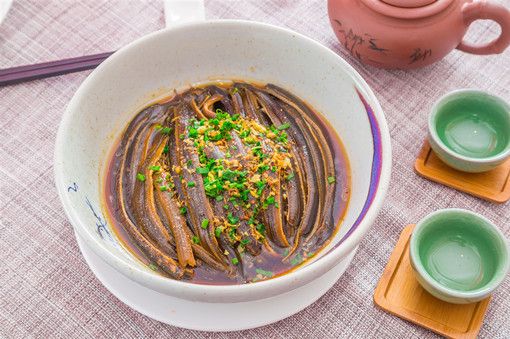 雀鳝养殖技术要点：如何保持水族箱水温，雀鳝饲料选择技巧，夏季水质管理方法 其他宠物 第1张